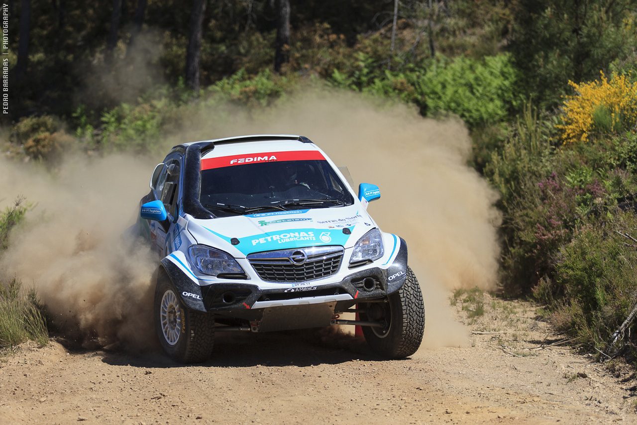 NUNO MATOS MOSTRA POTENCIAL DO OPEL MOKKA PROTO NO RALI TT SERRAS DO NORTE