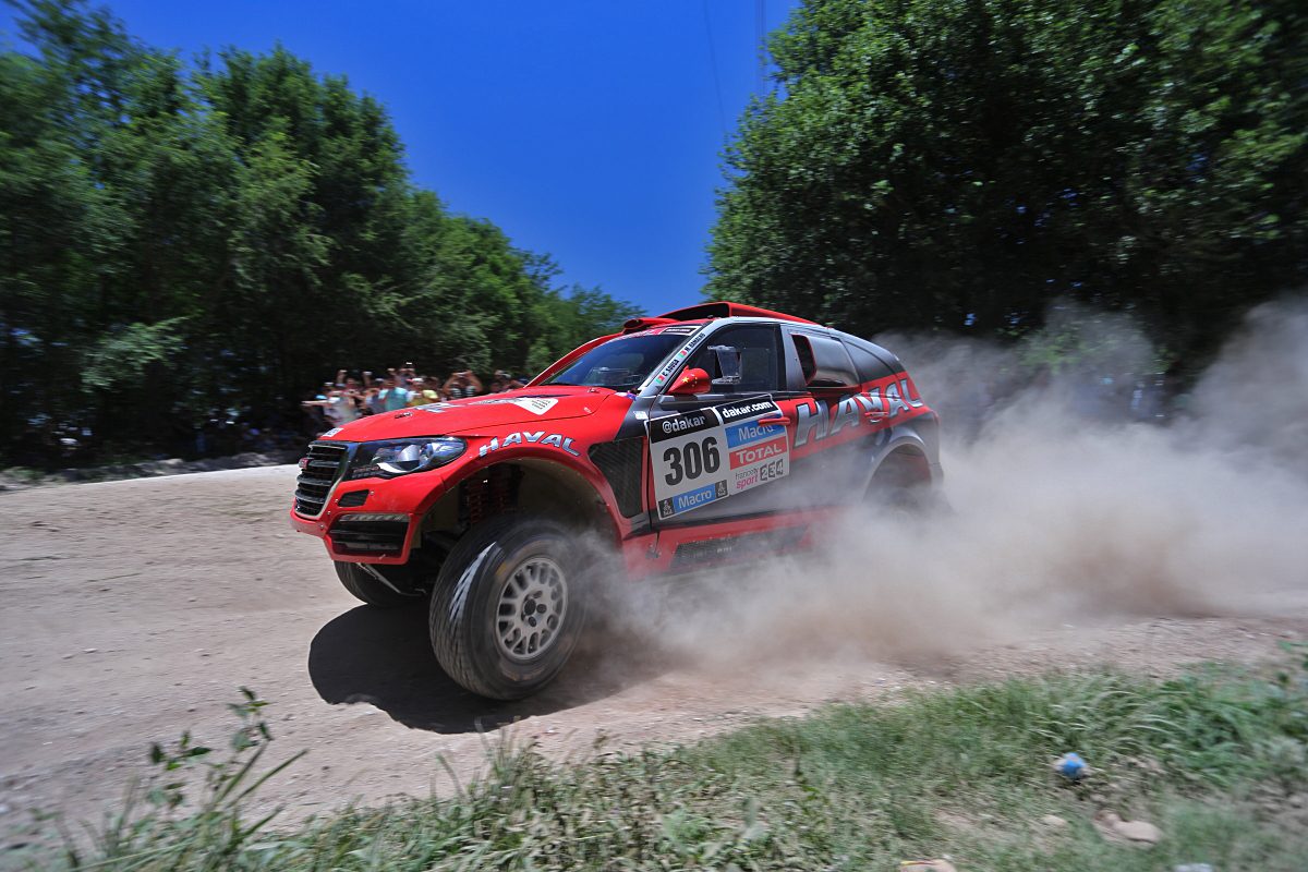 CARLOS SOUSA E MIGUEL RAMALHO ESTÃO FORA DO DAKAR 2014 APÓS LIDERAREM