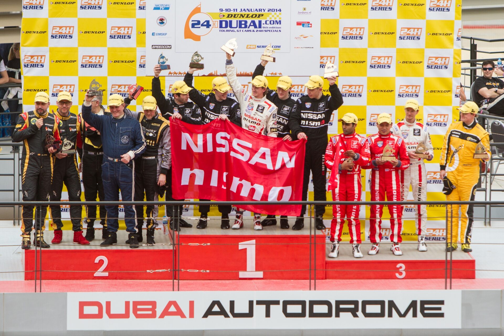 VITÓRIA DE MIGUEL FAÍSCA E DA NISSAN NAS 24 HORAS DO DUBAI!