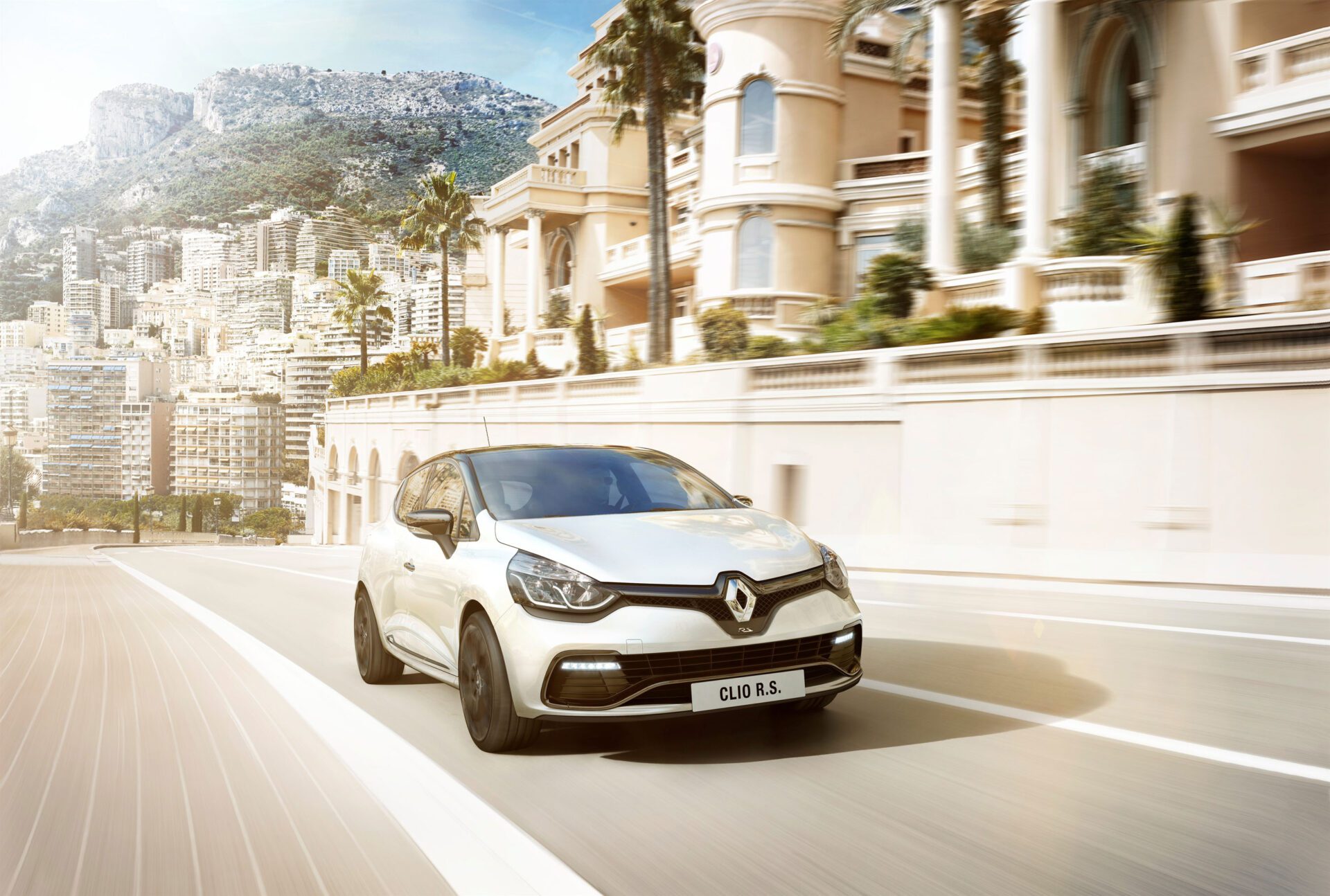 RENAULT CLIO R.S. 200 EDC MONACO GP: CONCENTRADO DE EMOÇÕES E DE EXCLUSIVIDADE