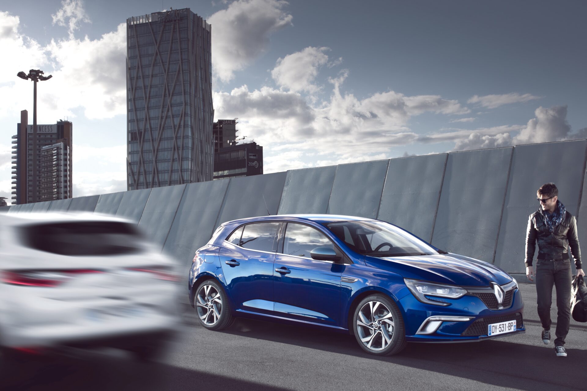 NOVO RENAULT MÉGANE: qualidade e tecnologia de segmentos superiores