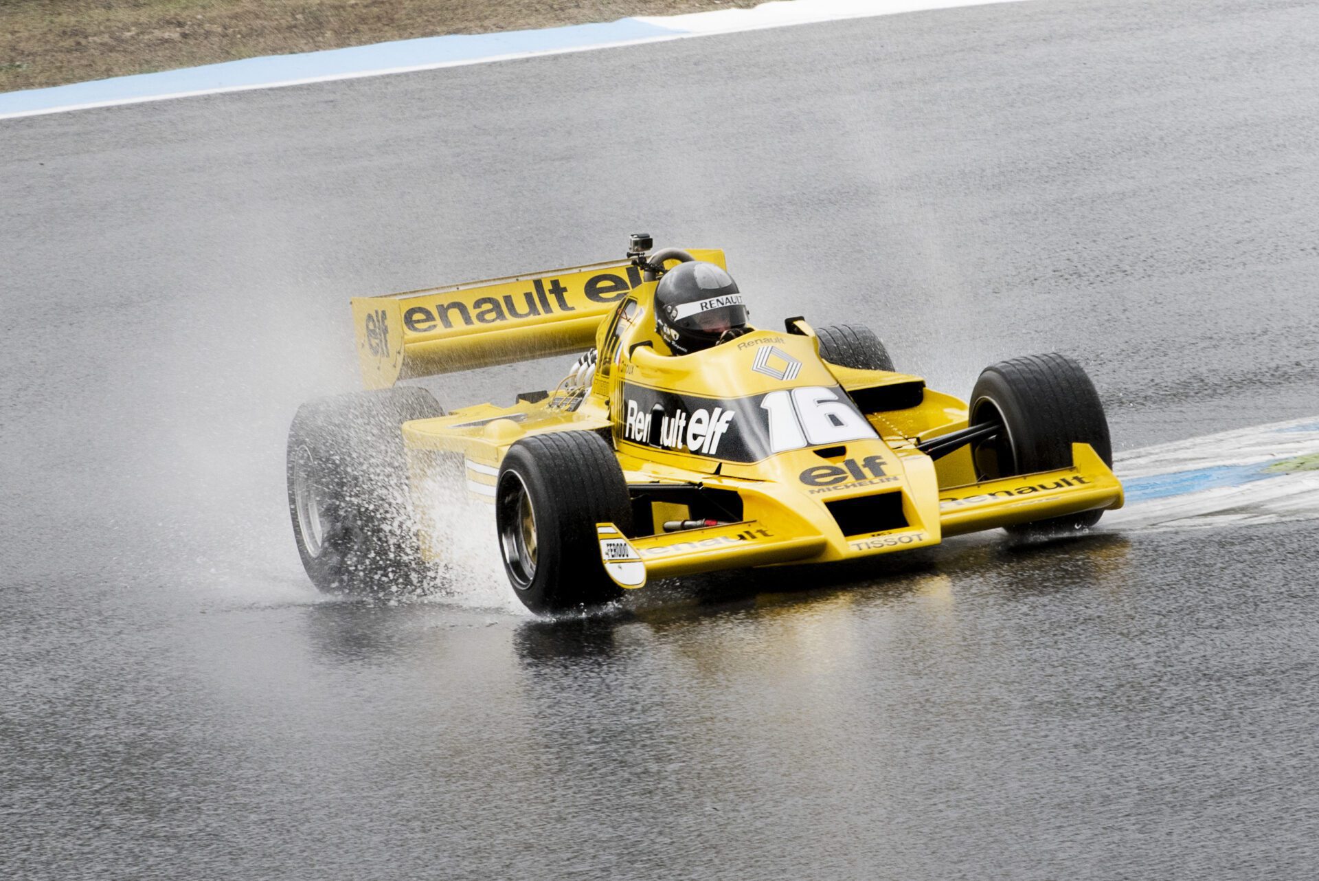 EMOÇOES NO CIRCUITO DO ESTORIL COM RENAULT F1 E VITÓRIA DE MIGUEL RAMOS. AMANHÃ (DOMINGO), O ESPETÁCULO CONTINUA!