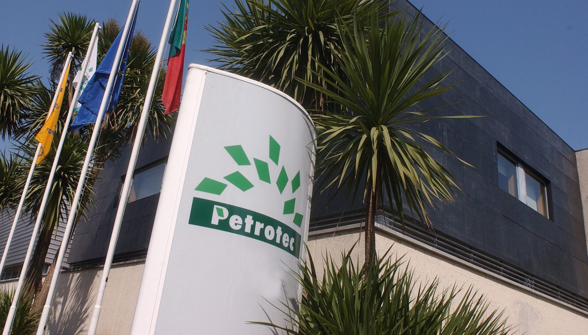 O grupo português Petrotec adquire um dos mais importantes operadores petrolíferos no Reino Unido