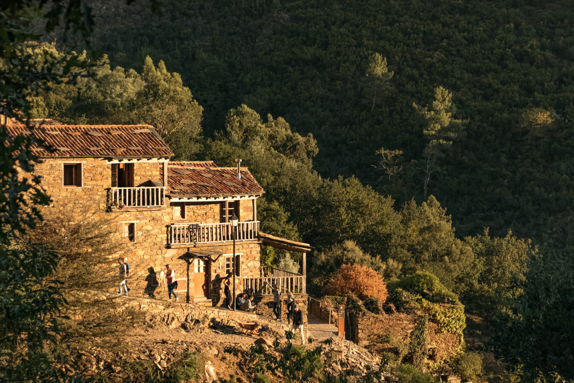 Realizador holandês aceitou desafio do Festival ART&TUR e gravou filme na Serra da Lousã