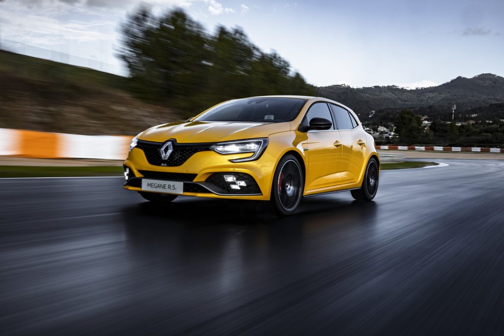 Novo Renault MÉGANE R.S. TROPHY: “Viver é a coisa mais rara do mundo. A maioria das pessoas apenas existe.”