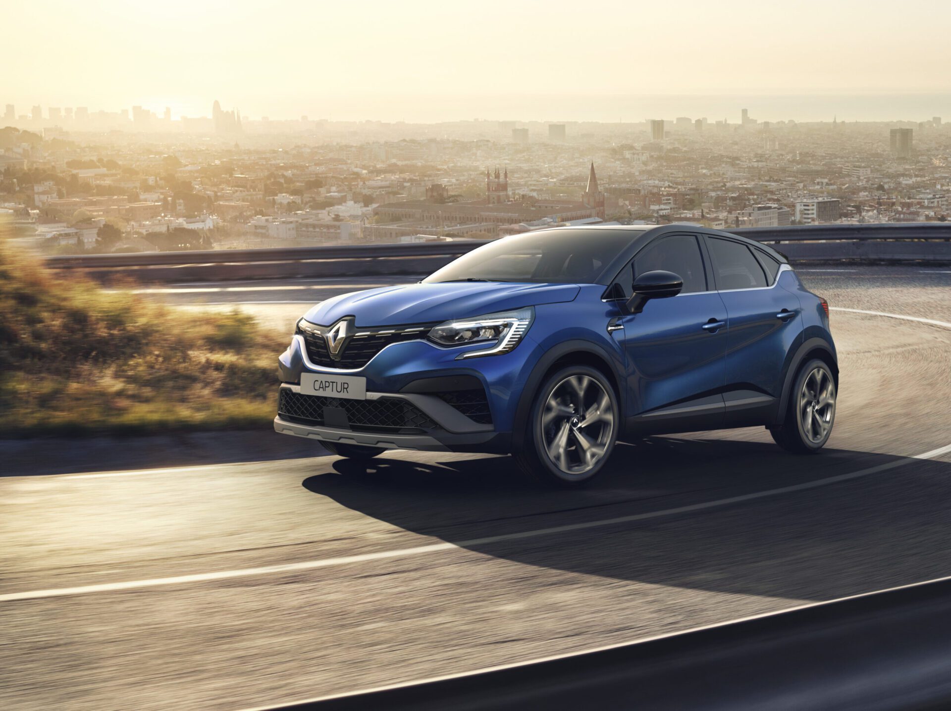 Renault CAPTUR R.S. LINE: 100% Captur, 100% R.S. Line e com preços a partir de 24.890€.