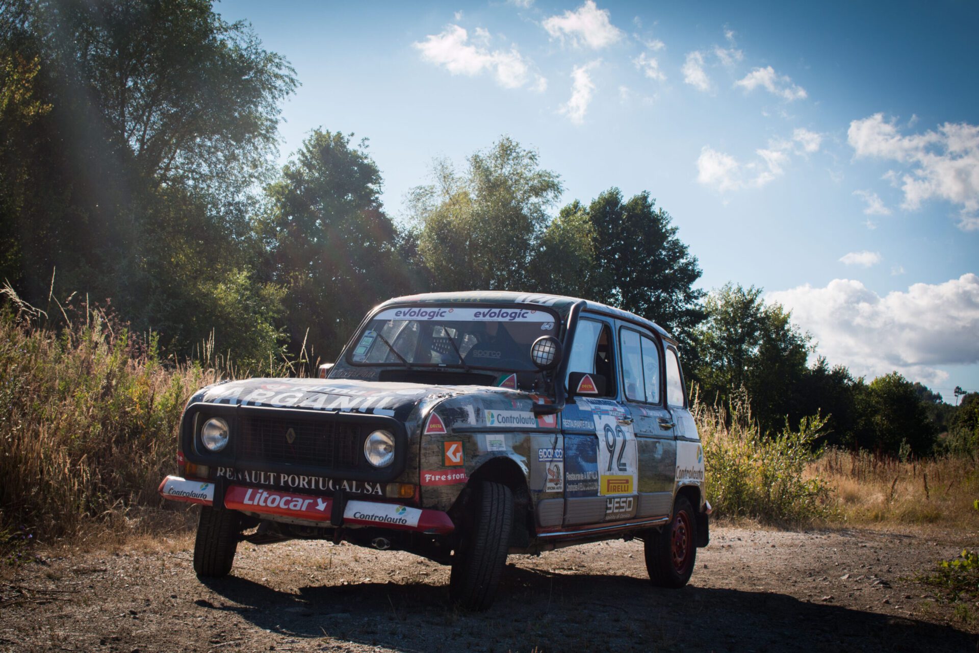 Duas equipas portuguesas, em Renault 4L, vão participar no East African Safari Classic Rally. Disputa-se no Quénia e é o mais longo e duro rali de automóveis clássicos do mundo