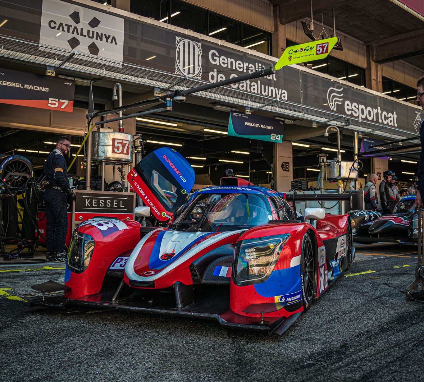 <strong></noscript>Guilherme Oliveira sobe ao pódio na estreia na Le Mans Cup</strong>