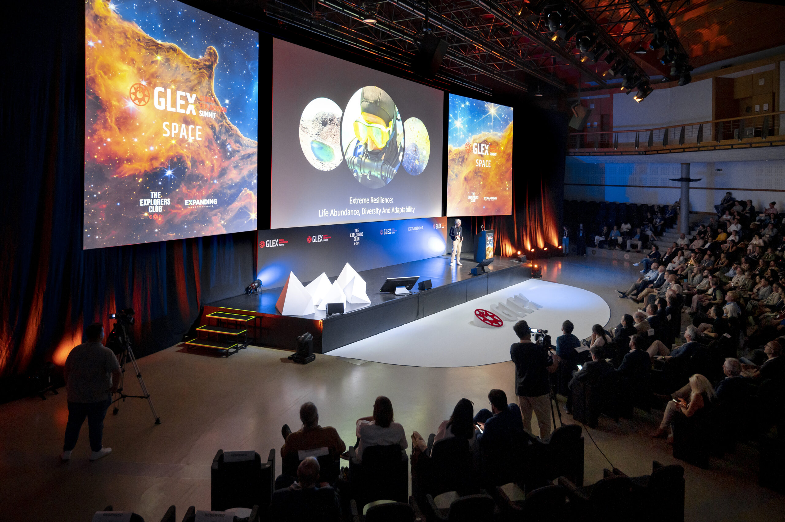 Extraordinária viagem pela terra e pelo espaço no primeiro dia da GLEX Summit e Angra do Heroísmo pode passar a sede permanente da cimeira 