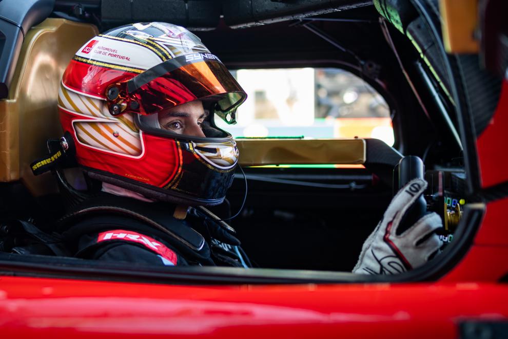 <strong></noscript>Guilherme Oliveira recupera várias posições na estreia absoluta em Le Mans</strong>