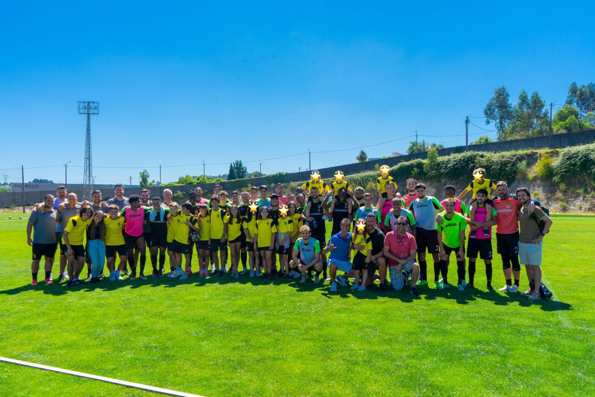 <strong></noscript>Evento solidário “Futebol 360º” juntou crianças e estrelas do futebol como Diogo Dalot</strong>