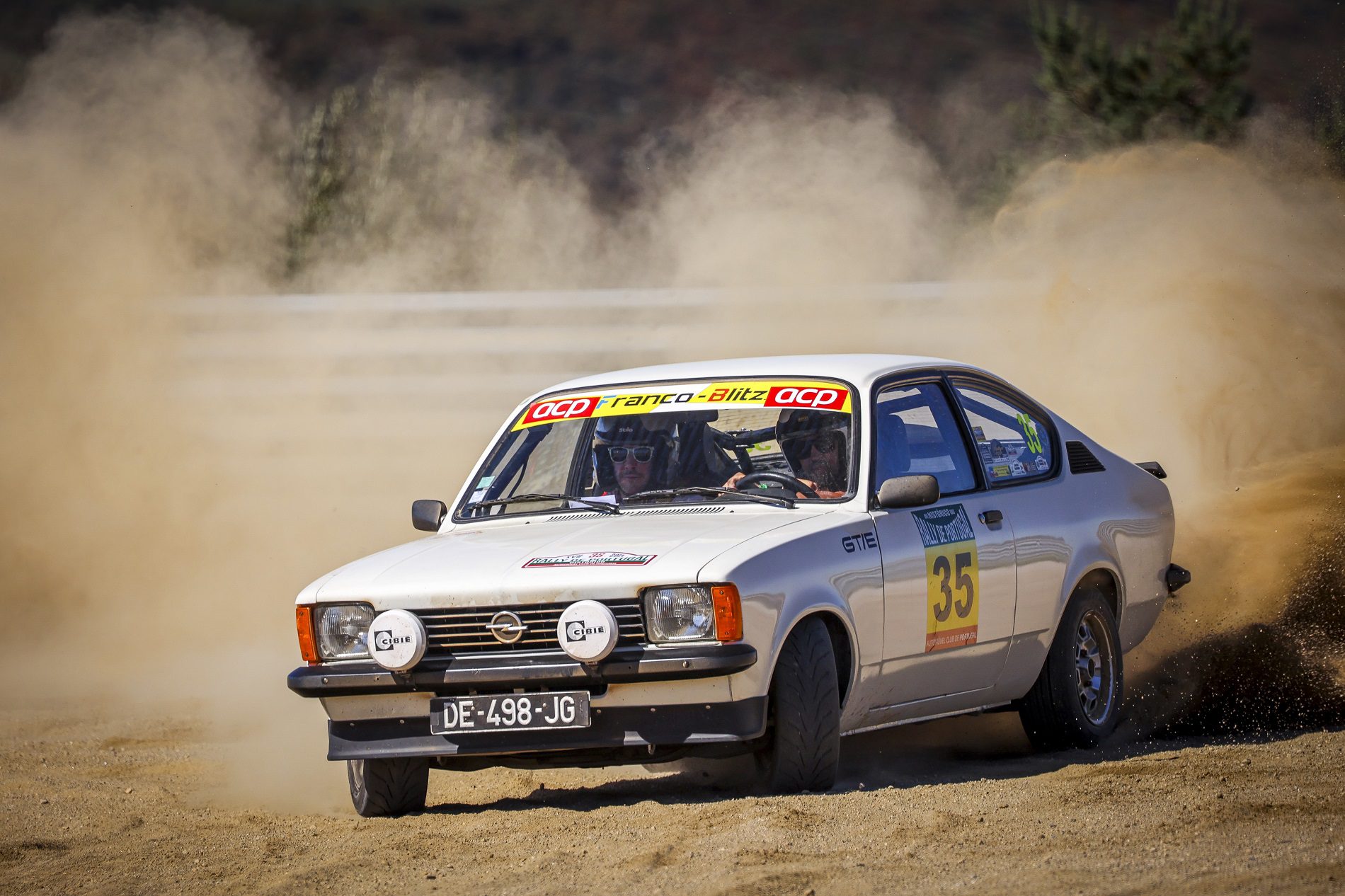 Belgas e franceses discutem vitória no Rally de Portugal Histórico