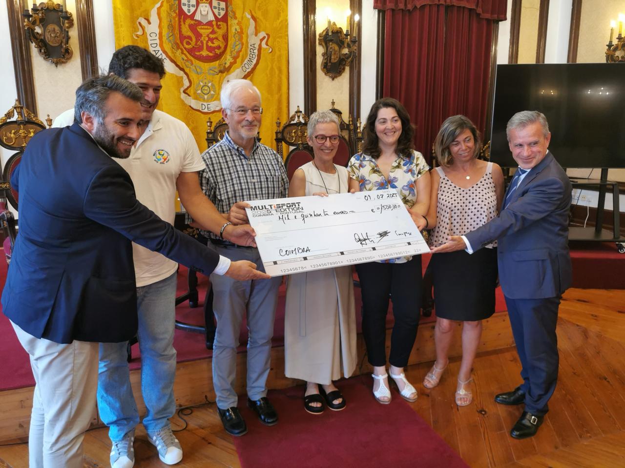 MultiSport Weekend Coimbra entregou à associação Cavalo Azul 1500 euros angariados em Caminhada Solidária