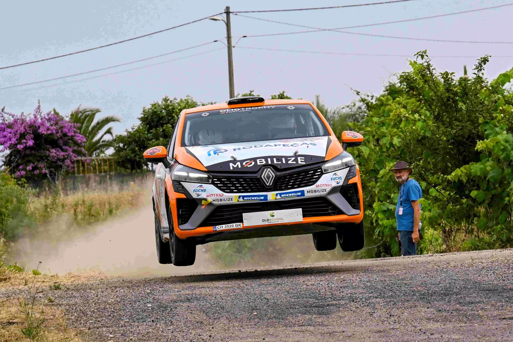 CHALLENGE CLIO RALLY5 ARRANCA NA ABOBOREIRA COM ESTREIA EM TERRA 