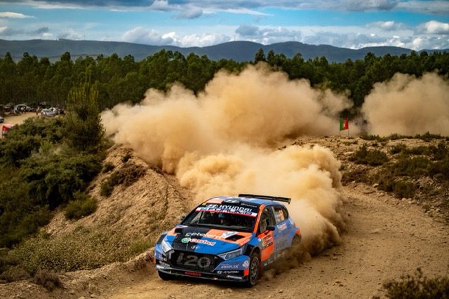 Team Hyundai Portugal ao ataque no asfalto do Rally de Lisboa